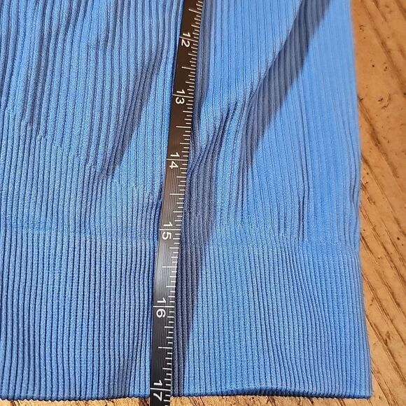 Ribbed Blue Crop Top Size S - Picture 3 of 6